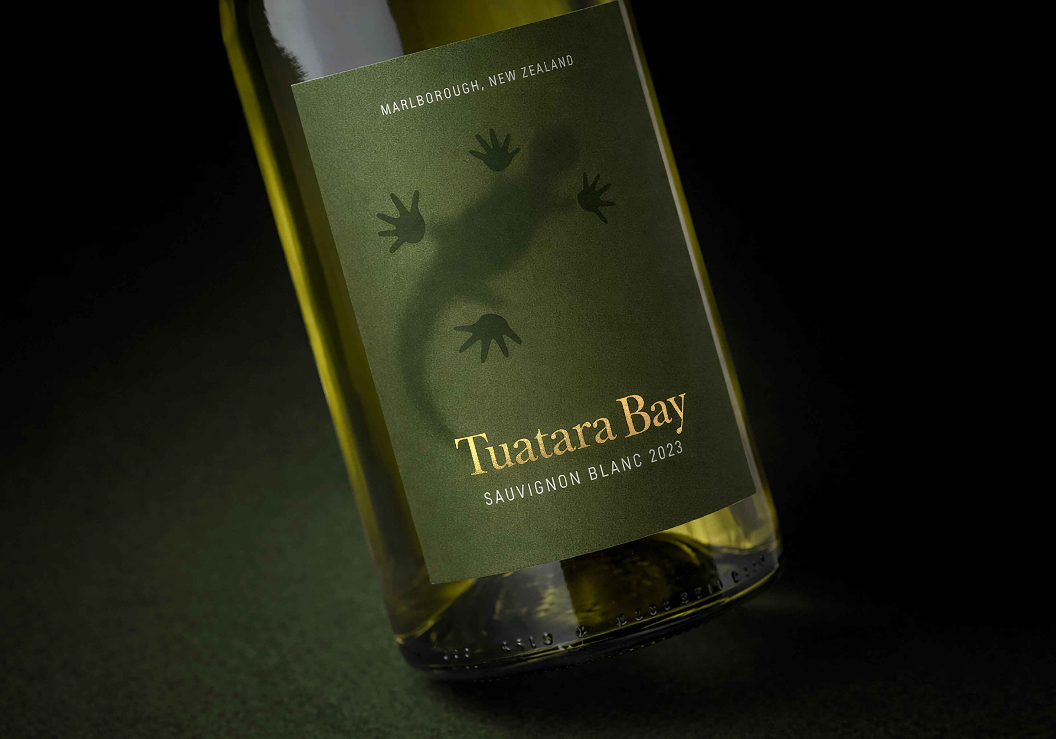 Tuatara Bay_TCM Web3 For the Marlborough Sauvignon Blanc, a natural olive palette signals crisp gooseberry freshness and flavour and clarity while keeping the range cohesive.